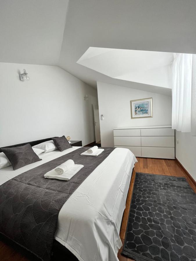 Apartman Sky - Beautiful Rooftop With Shared Pool *